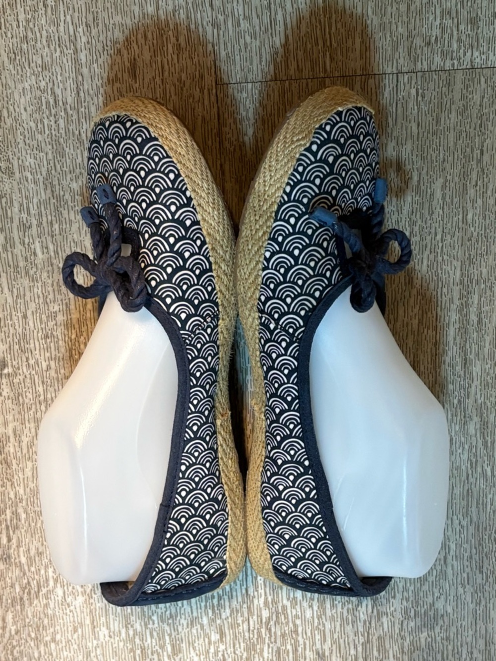 UGG NAVY BLUE ESPADRILLE FLATS SIZE 8 - Picture 3 of 8